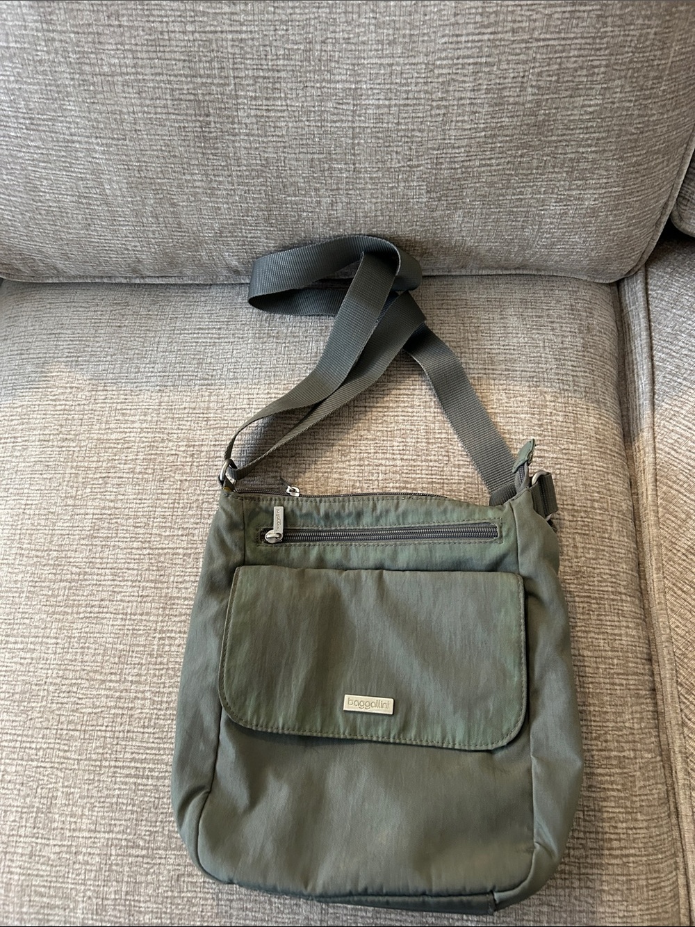 Baggalini Olive Green Crossbody Messenger Bag